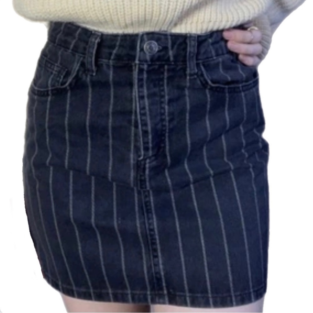 PacSun Black and White Stripped Denim Skirt 6 / 27